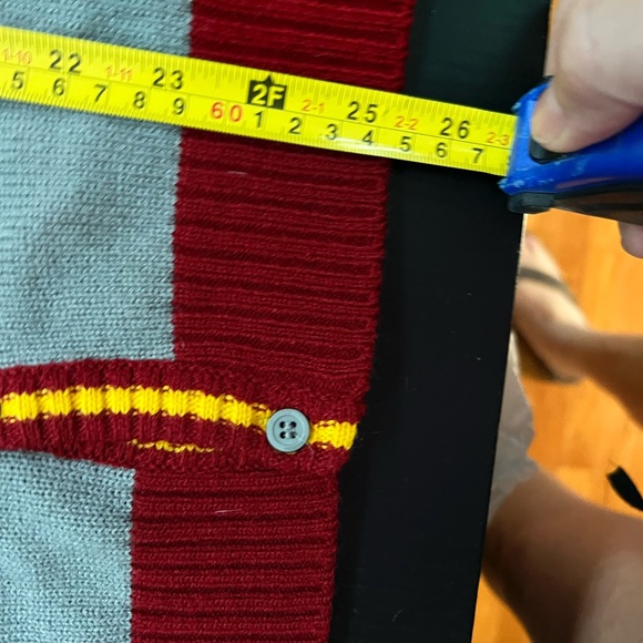 Harry Potter Gryffindor Cardigan Sweater in Gray, Maroon & Gold - M - Picture 5 of 6